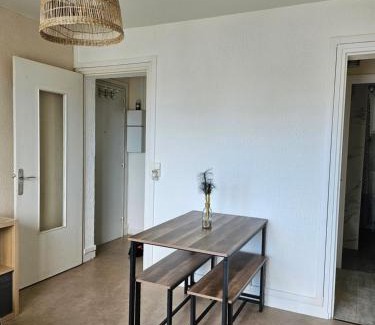 Quartier Centre Ville Apartment | Appartement F3 - Calme, meublé et chaleureux
