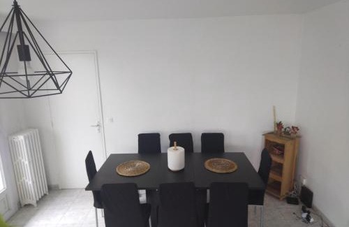 Enghien-les-Bains Apartment | Appartement familial face à un square arboré