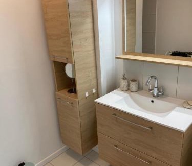 Saint-Amant-Tallende Apartment | Appartement cosy 70m2
