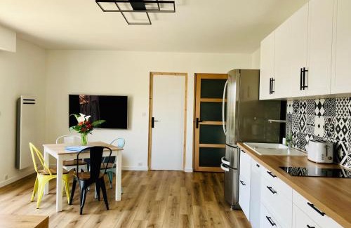 Saint-Brevin-les-Pins Apartment | Appartement - St Brevin Les Pins - Hyper Centre - Fibré - Parking - Jusqu'à 6 personnes