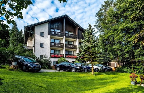 Bad Alexandersbad Apartment | Appartement im 2. Obergeschoss mit buchbarer Verpflegung
