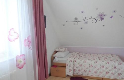 Burg auf Fehmarn Apartment | Appartement in Burg Auf Fehmarn mit Terrasse, Garten und Grill