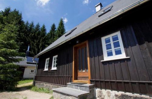 Klingenthal Apartment | Appartement in Klingenthal mit Terrasse, Garten und Grill