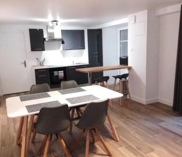 Saint-Nectaire Apartment | Appartement "Le Clos" pour 4 personnes avec un parking privé