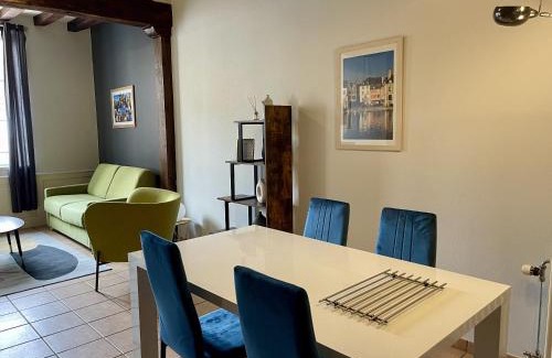 Auxerre Apartment | Appartement Le Coche d'Eau Auxerre Les Quais