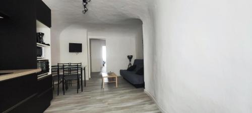 Saint-Ambroix Apartment | Appartement Le république idéalement situé.