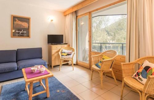 La Salle-les-Alpes Apartment | Appartement lumineux 3 pièces proche télécabine et commerces avec piscine chauffée - FR-1-330F-34