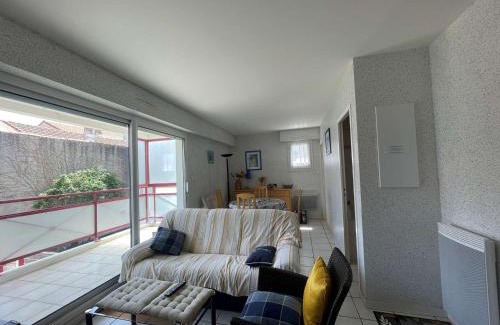 Pontaillac Apartment | Appartement lumineux près de la plage avec terrasse, parking, et équipements modernes - FR-1-494-98