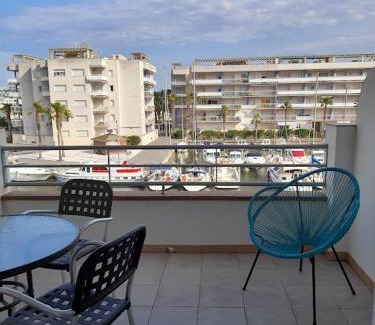 Santa Margarida Apartment | Appartement lumineux sur les canaux