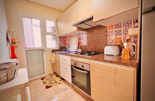 Bouznika Apartment | Appartement lumineux vue sur piscine, 4 min de la Plage