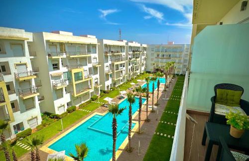 Bouznika Apartment | Appartement lumineux vue sur piscine, 4 min de la Plage