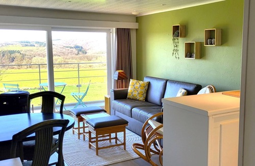 Longueville Apartment | Appartement met Prachtig Uitzicht Vlakbij Durbuy