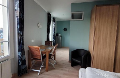 La Roche-Posay Apartment | Appartement meublé rénové idéal pour curistes ou vacanciers