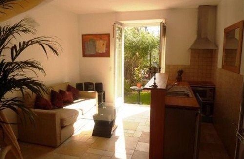 Marnes-la-Coquette Apartment | APPARTEMENT MEUBLE & EQUIPE A GARCHES/30 M2/1 250 €/MOIS