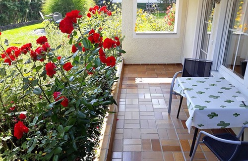 Bad Birnbach Apartment | Appartement mit wenigen Gehminuten zu Wanderwegen mit Blick übers Rottal