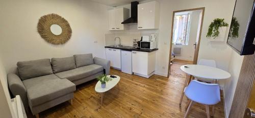 Centre Ville Apartment | Appartement moderne et contemporain, Wifi, 2 pers