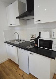 Centre Ville Apartment | Appartement moderne et contemporain, Wifi, 2 pers