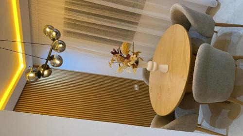 La Ville Haute Apartment | Appartement Moderne Vert