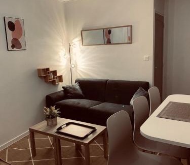 Saint-Florent Apartment | Appartement moderne Wifi Fibre et Parking privé gratuit avec balcon et ascenseur