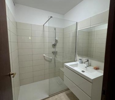 Costieres Apartment | Appartement Nîmes, centre-ville