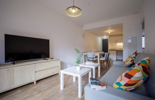 Peyragudes Apartment | Appartement Neuf à Loudenvielle, 6 Pers, Proche Commerces et Ski, Terrasse Sud - FR-1-695-17