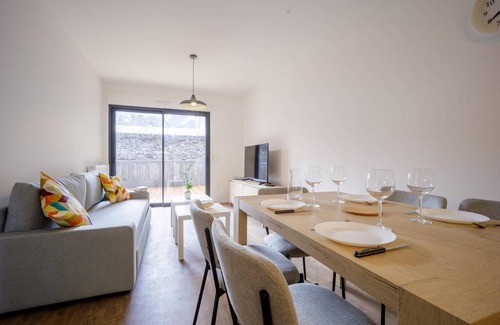 Peyragudes Apartment | Appartement Neuf à Loudenvielle, 6 Pers, Proche Commerces et Ski, Terrasse Sud - FR-1-695-17