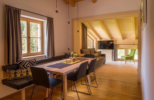Lech am Arlberg Apartment | Appartement Omeshorn anno 1593
