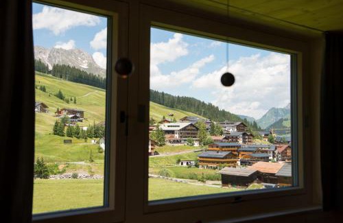 Lech am Arlberg Apartment | Appartement Omeshorn anno 1593