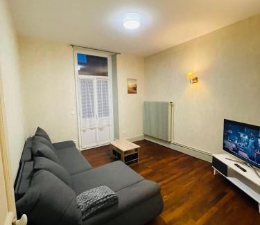 Saint-Claude Apartment | Appartement proche de la ville et du parc du Truchet