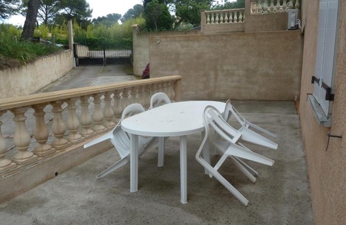 Lezignan-Corbieres Apartment | Appartement quartier résidentiel 1 Chambre