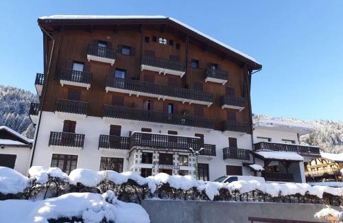 Morzine Apartment | Appartement rénové 4*, centre Morzine, 100m des pistes, 4 pers. - FR-1-754-59