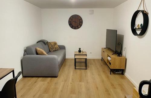 Herimoncourt Apartment | Appartement rénové avec parking facile
