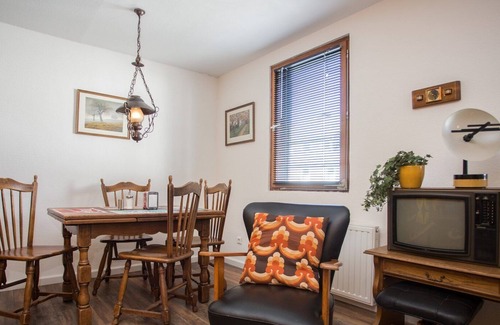 Siedlinghausen Resort | Appartement Regal - Brilonerstrasse 16 | Siedlinghausen-Winterberg 'Retro'