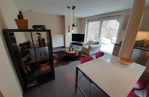 Huy Apartment | Appartement rez Terrasse et Jardin