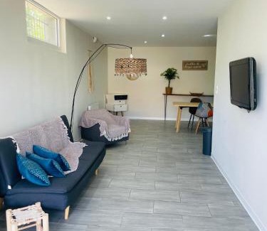 Aiguelèze Apartment | appartement saint juery