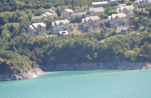 Savines-le-Lac Apartment | Appartement Savines-le-lac, aan het meer van Serre-Ponçon te huur per week van zaterdag tot zaterdag par semaine complète de samedi à samedi