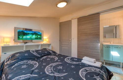 Pezenas Apartment | Appartement Sous Les Toits