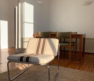 Sablon - Trudaine Apartment | Appartement spacieux et lumineux Place Delille