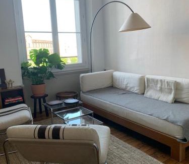 Sablon - Trudaine Apartment | Appartement spacieux et lumineux Place Delille