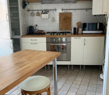Sablon - Trudaine Apartment | Appartement spacieux et lumineux Place Delille