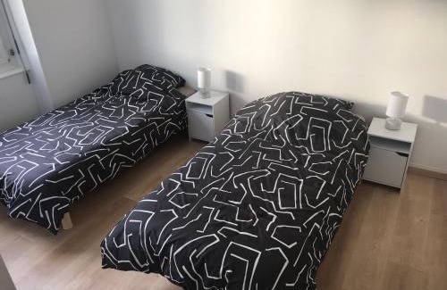 Ploneour-Lanvern Apartment | Appartement spacieux - 6 personnes