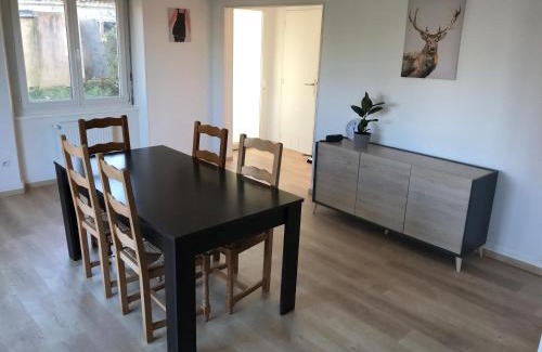 Ploneour-Lanvern Apartment | Appartement spacieux - 6 personnes