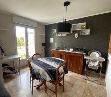 Bellevue Apartment | Appartement spacieux. P gratuit.plage à 13 min