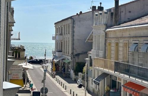 Pontaillac Apartment | Appartement T2 à Royan, 4 pers., proche plage et commerces, parking, balcon, confortable et équipé - FR-1-494-60
