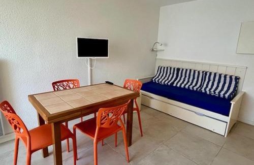 Pontaillac Apartment | Appartement T2 à Royan, 4 pers., proche plage et commerces, parking, balcon, confortable et équipé - FR-1-494-60