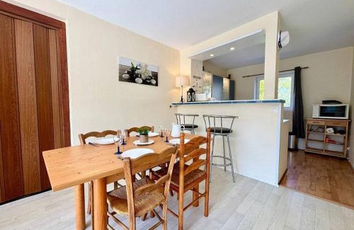 Carnac Apartment | Appartement T2 + Cabine à Carnac, Proche Plages, Balcon, Parking, 4 Pers. - FR-1-377-51