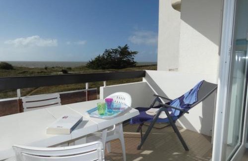 Notre-Dame-de-Monts Apartment | Appartement T2 à Notre-Dame-de-Monts, balcon, parking, accès plage - FR-1-540-191