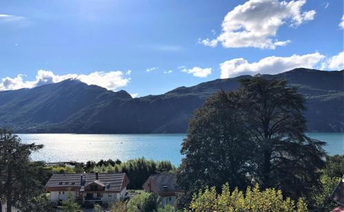 Aix-les-Bains Apartment | Appartement T2, vue lac, climatisé, parking, tout confort