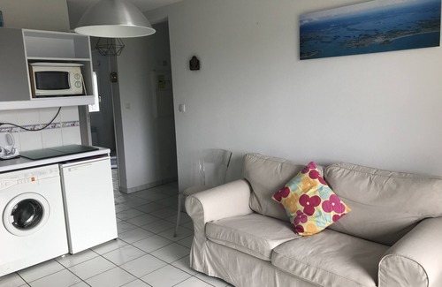 Arzon Apartment | Appartement T3 Dans Résidence Calme - vue sur le Port du Crouesty