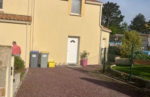 Basse-Goulaine Apartment | Appartement T3 individuel avec accès piscine et jardin privés